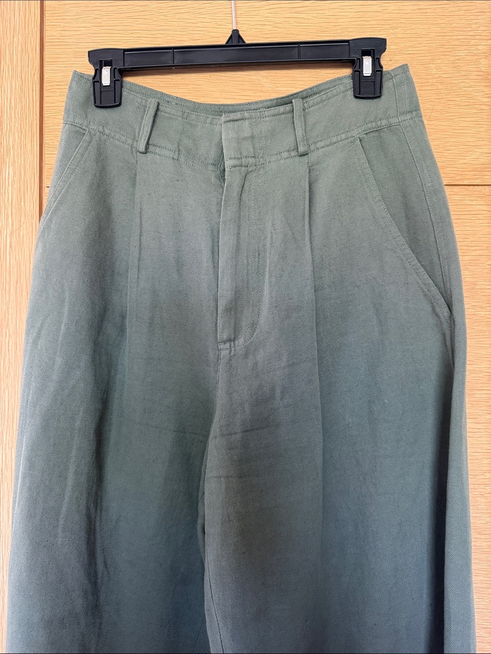 Apiece Apart
Bari Crop Trousers - Picture 2 of 4
